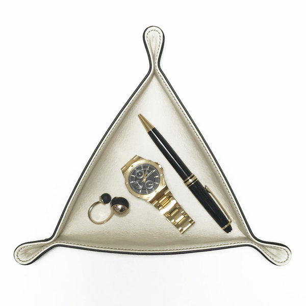 Lederschale / Taschenleerer Dreieck, aussen Schwarz - innen Creme 24 x 24 x 24 cm