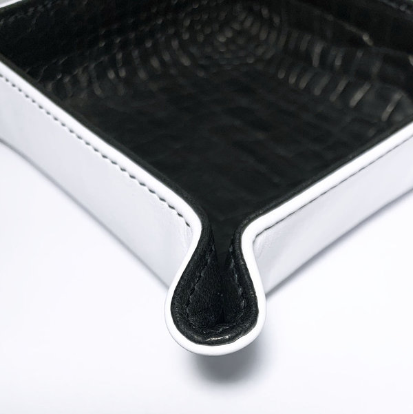 Leder Schlüsselschale / kleiner Taschenleerer, aussen Weiß, innen Kroko-Prägung Schwarz 14x14cm
