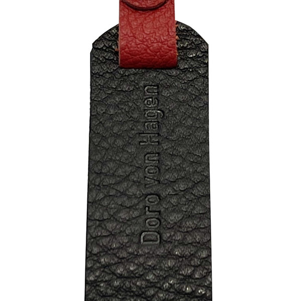 Personalisierbarer Leder Schlüsselanhänger Schwarz und Rot. Sternzeichen, Symbole (Prägung H:10mm)
