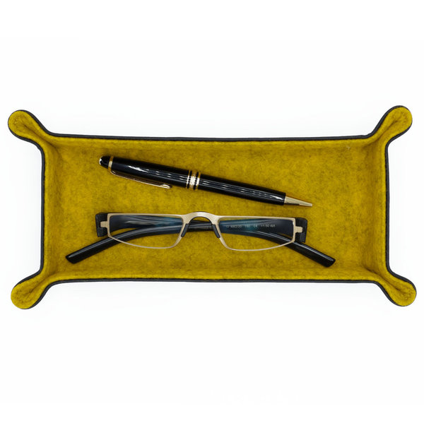 Schlüsselschale / Stiftablage, aussen Leder Schwarz, innen Merino Wollfilz Senfgelb 24x12cm