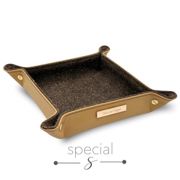 Special Taschenleerer, aussen Lamm Nappa Sand, innen Suéde Rindleder Choco 20x20 cm